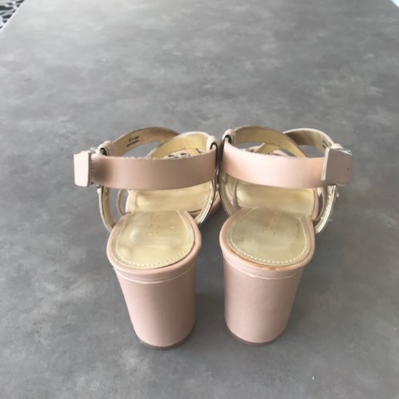 (2* for $30) Nude and gold colour sandal by Enzo Angiolini size 6 1/2 - Picture 3 of 8